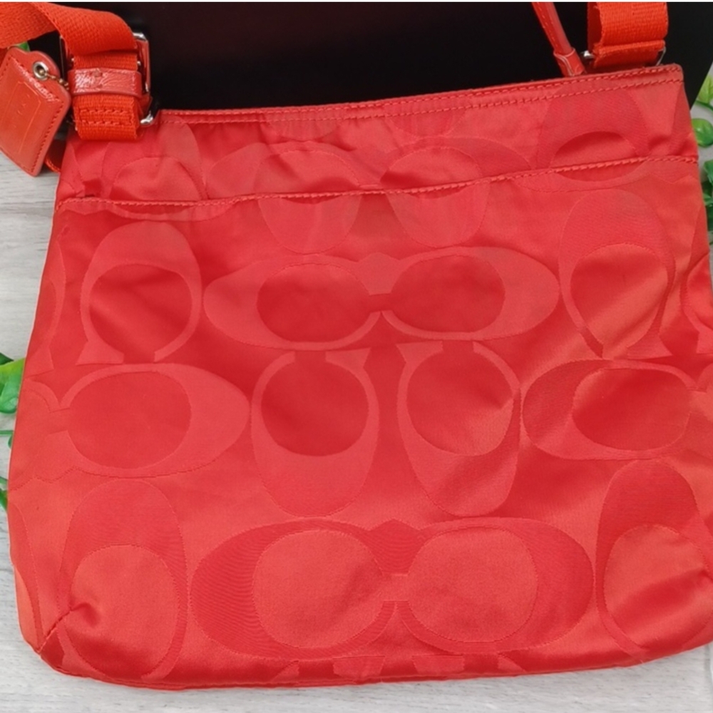 Coach Getaway Signature Nylon File Messenger Crossbody Bag Red/Orange F77408 - Picture 3 of 13